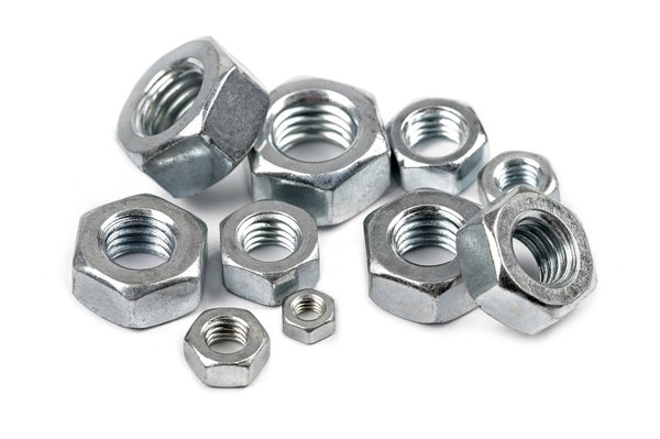 Écrous incontournables : top conseils pour choisir votre fixation